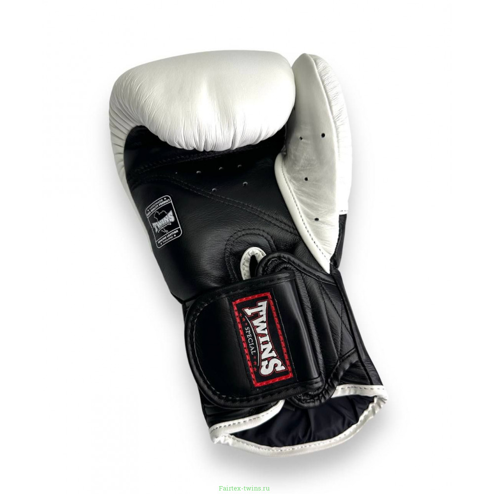 Боксерские перчатки BGVL6 black-white 10 oz