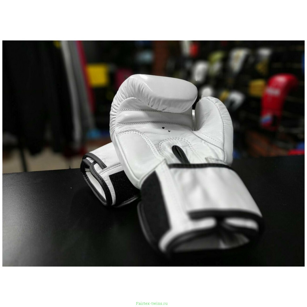 Боксерские перчатки Fairtex BGV27 white 16 oz
