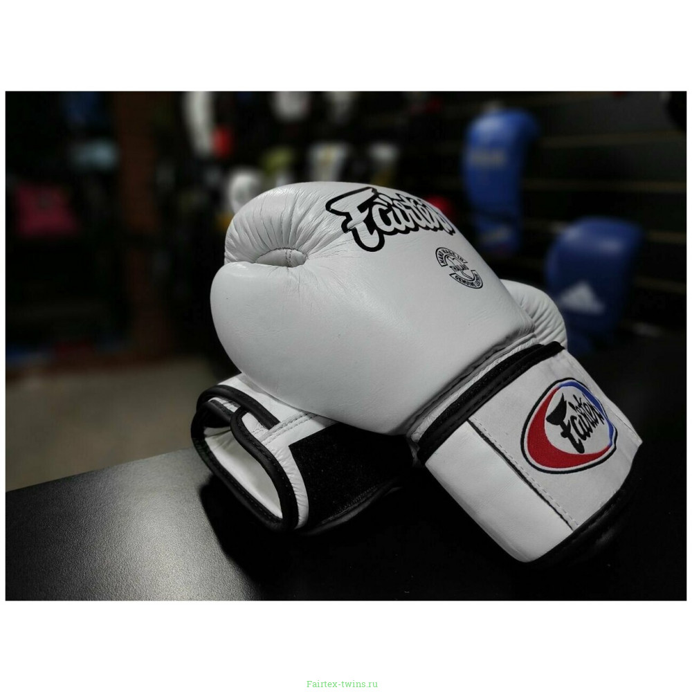 Боксерские перчатки Fairtex BGV27 white 16 oz