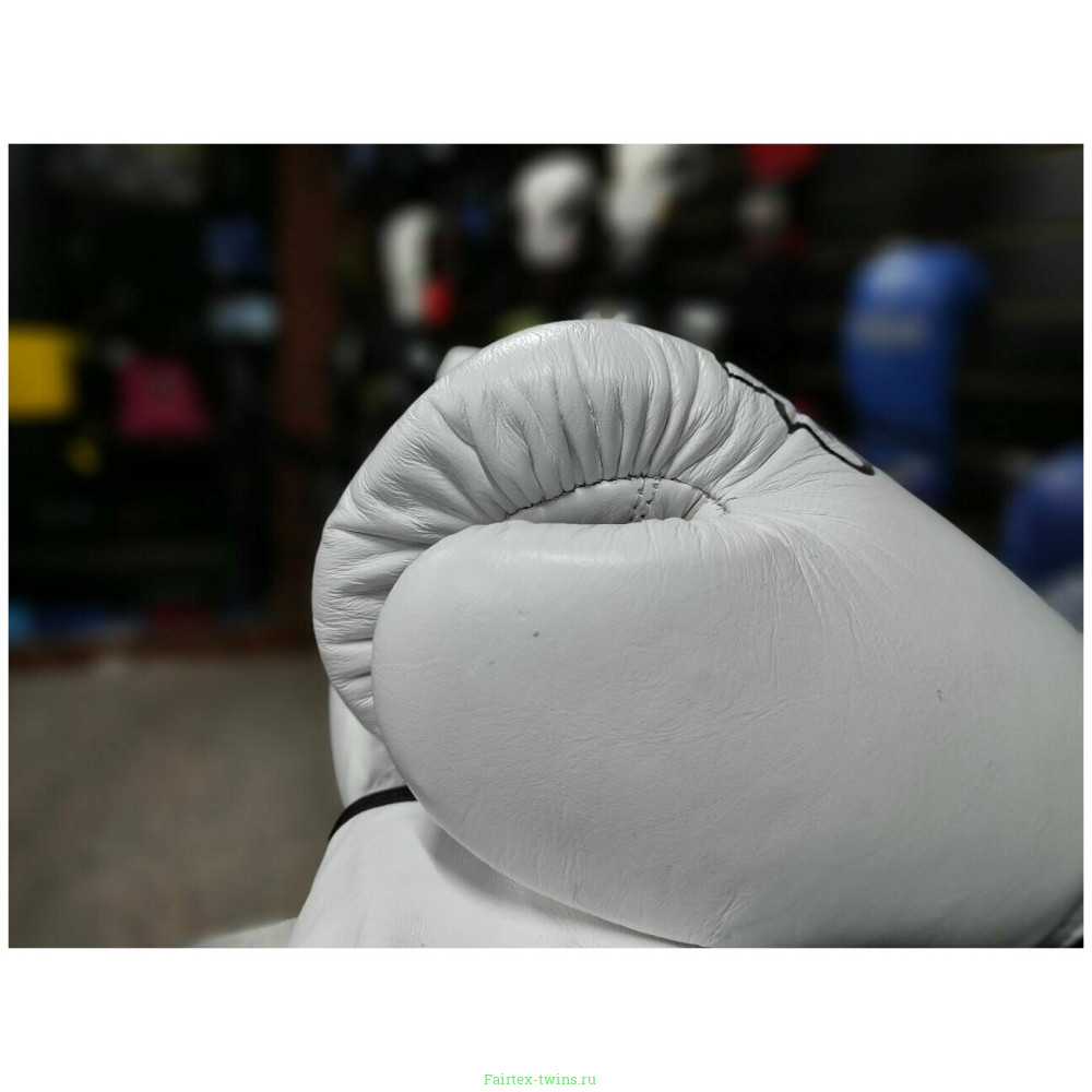Боксерские перчатки Fairtex BGV27 white 16 oz