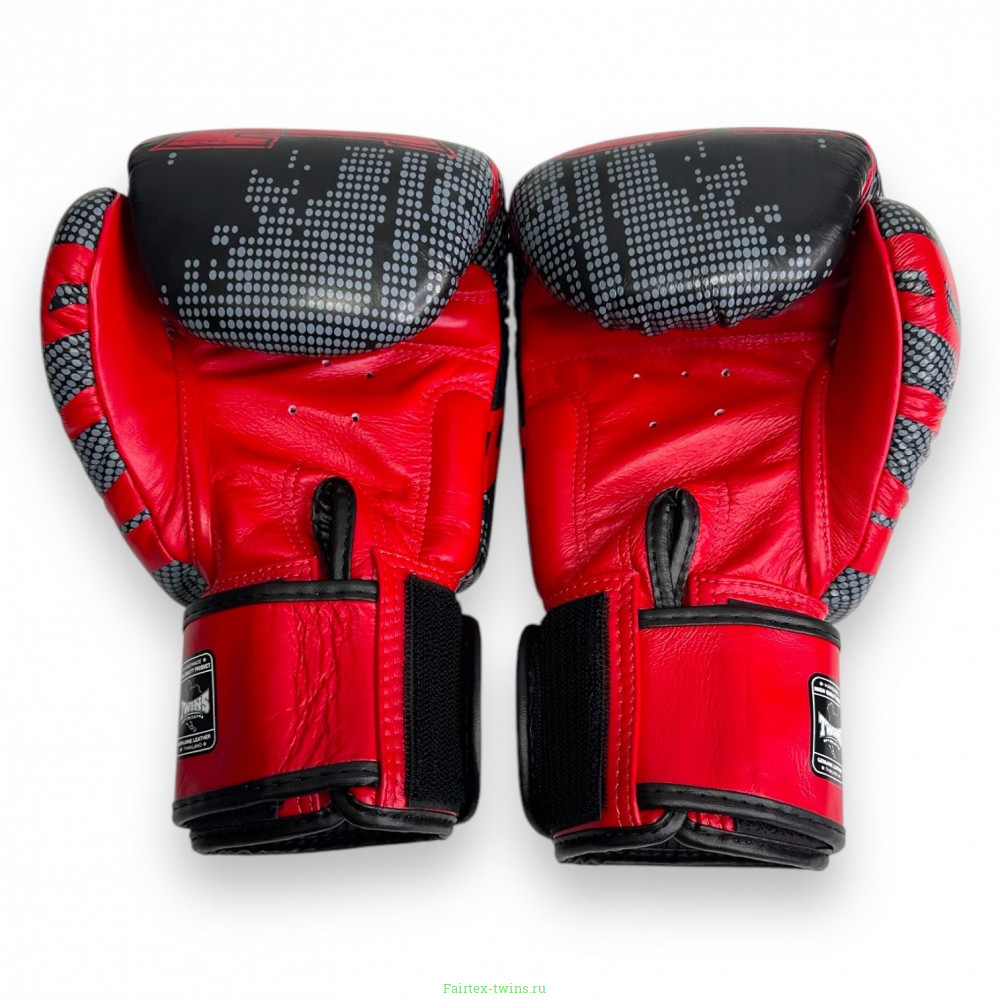 Боксёрские перчатки FBGVL3-TW5 black red 12 oz