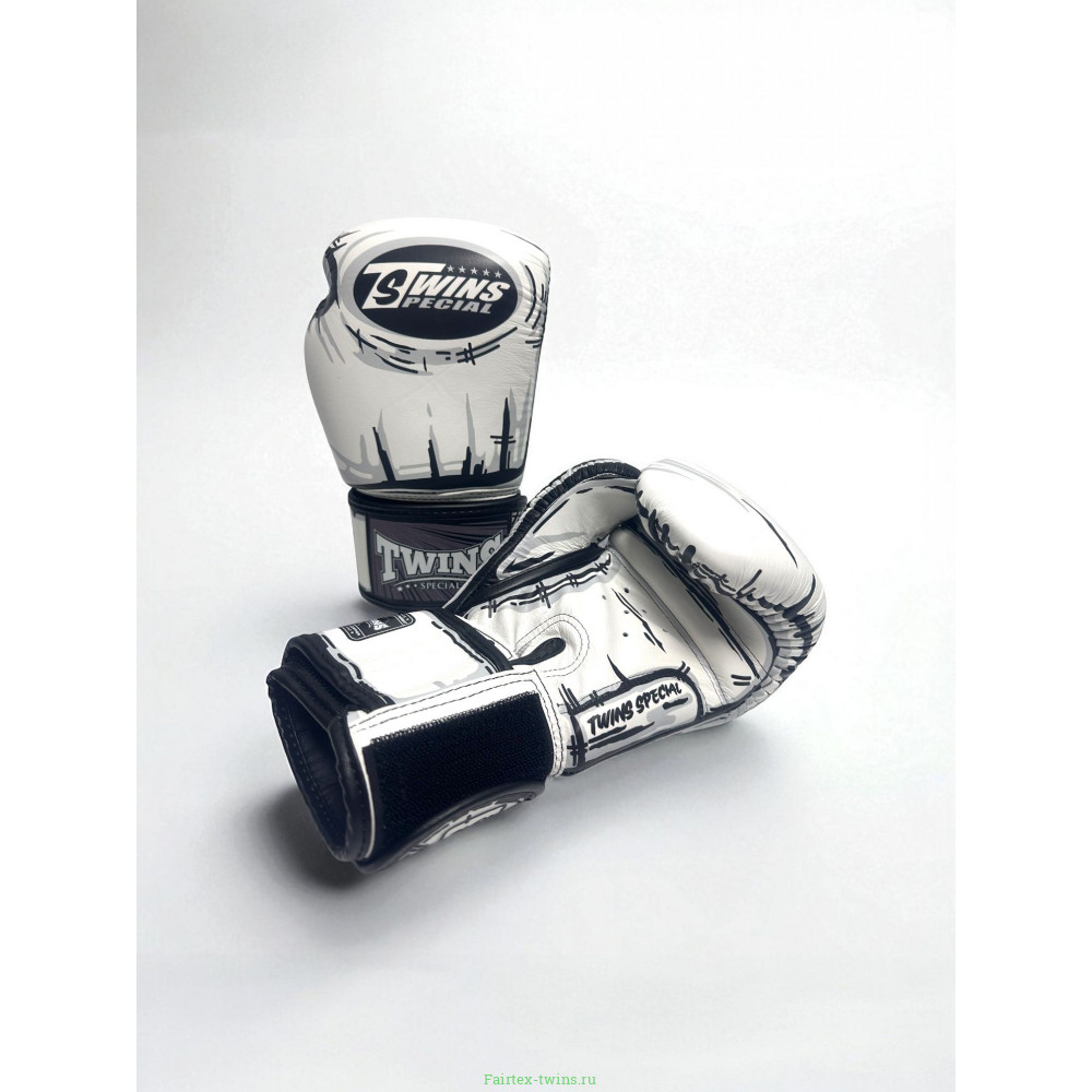 Боксёрские перчатки FBGVL4-66 comic 12 oz
