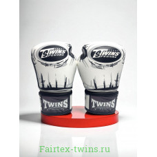 Боксёрские перчатки FBGVL4-66 comic 14 oz Боксёрские перчатки FBGVL4-66 comic 14 oz