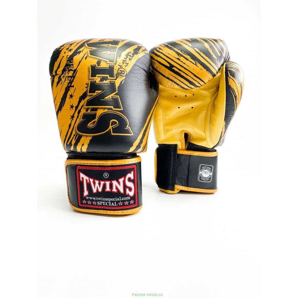Боксерские перчатки Twins FBGVL3-TW3 black 14 oz