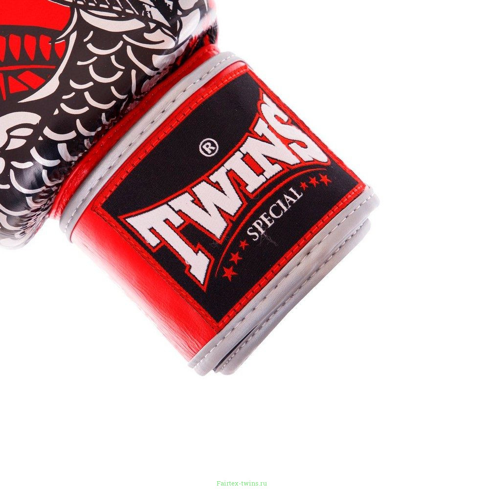 Боксерские перчатки Twins Special FBGVL3-52 Dragon red silver 16 oz