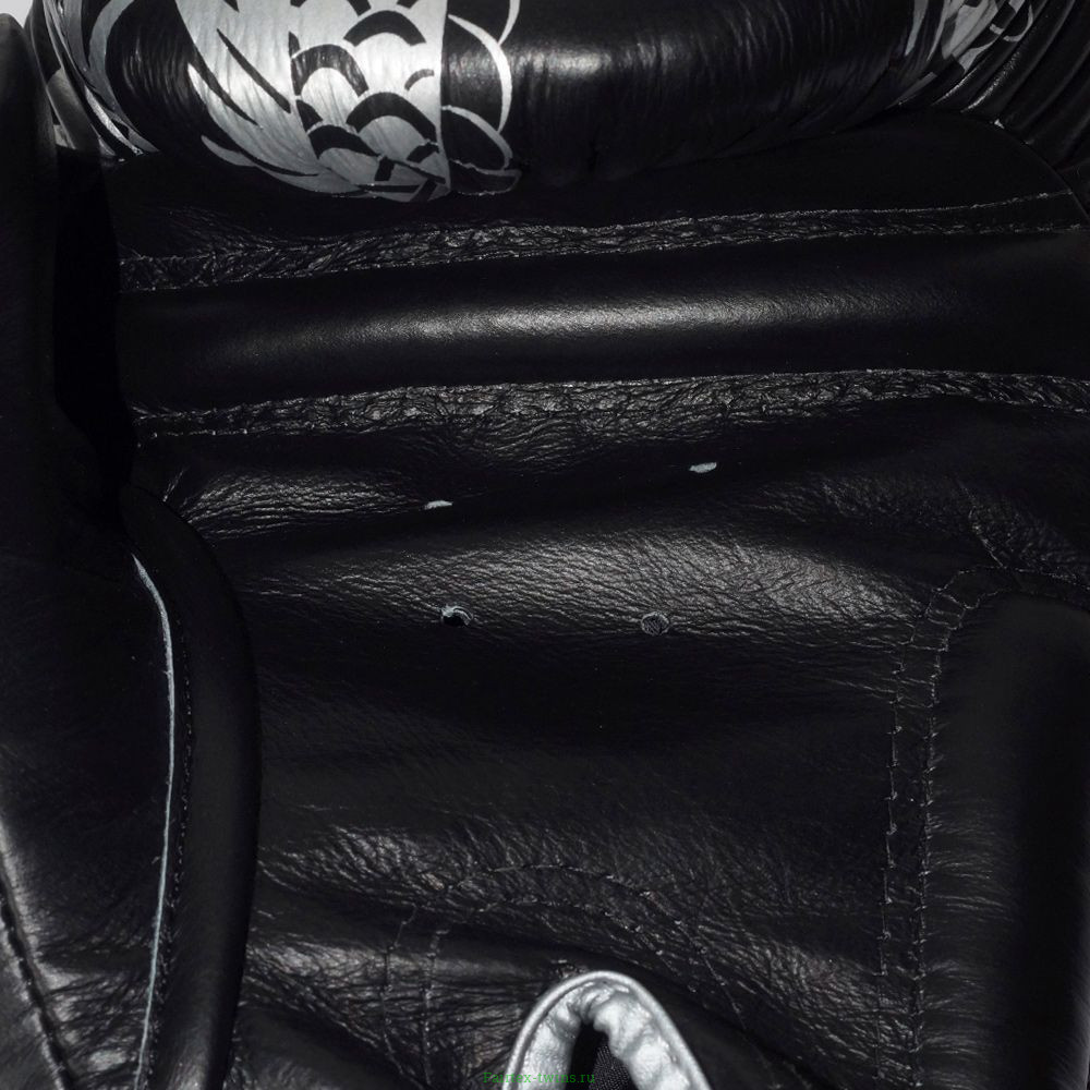Боксерские перчатки TWINS Special FBGVL3-49 black-silver 12 oz