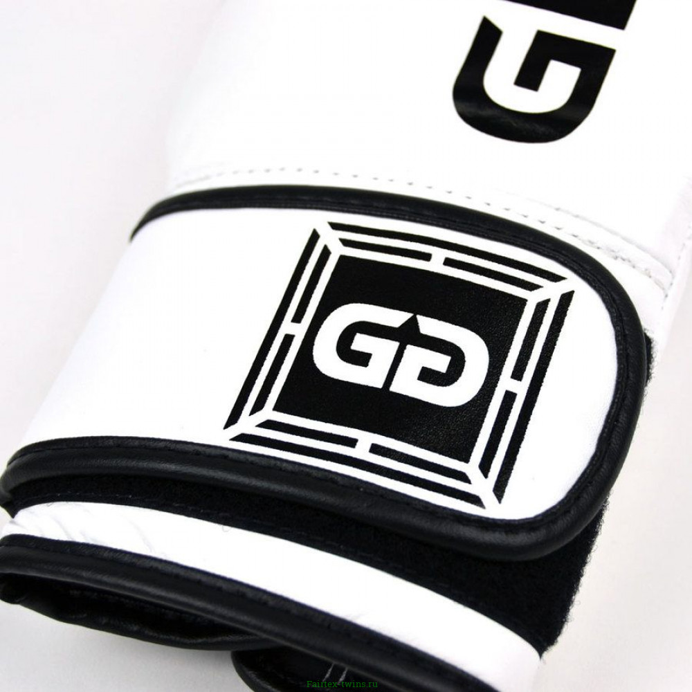 Боксерские перчатки турнира Glory Fairtex BGVG1 white 10 oz