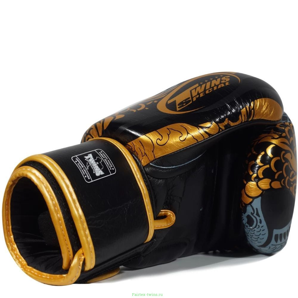 Боксерские перчатки FBGVL3-52 Dragon black gold 16 oz