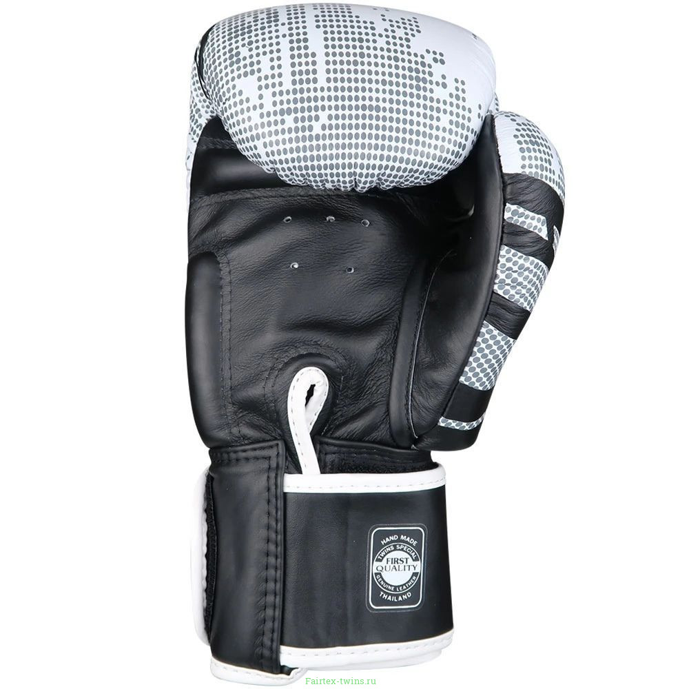 Боксерские перчатки FBGVL3-TW5 white black 10 oz