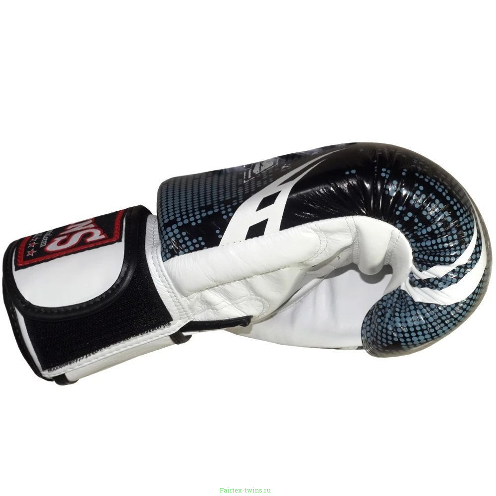 Боксерские перчатки FBGVL3-TW5 black white 16 oz