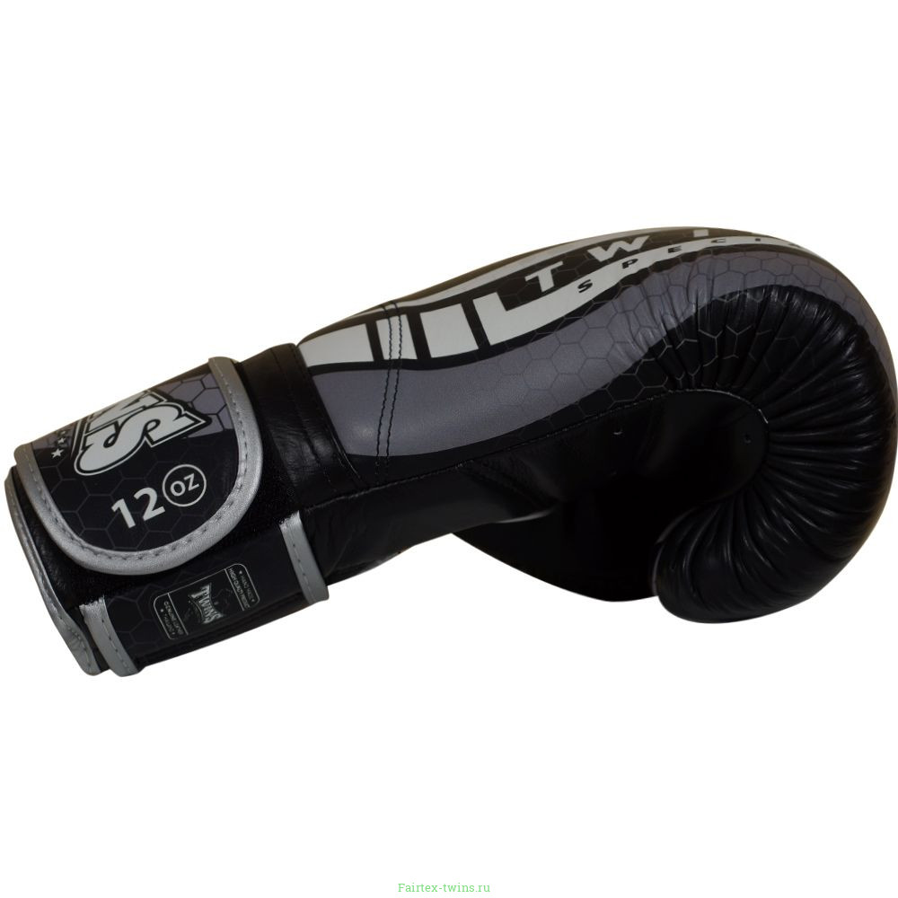 Боксерские перчатки Twins Special BGVL15 black 16 oz