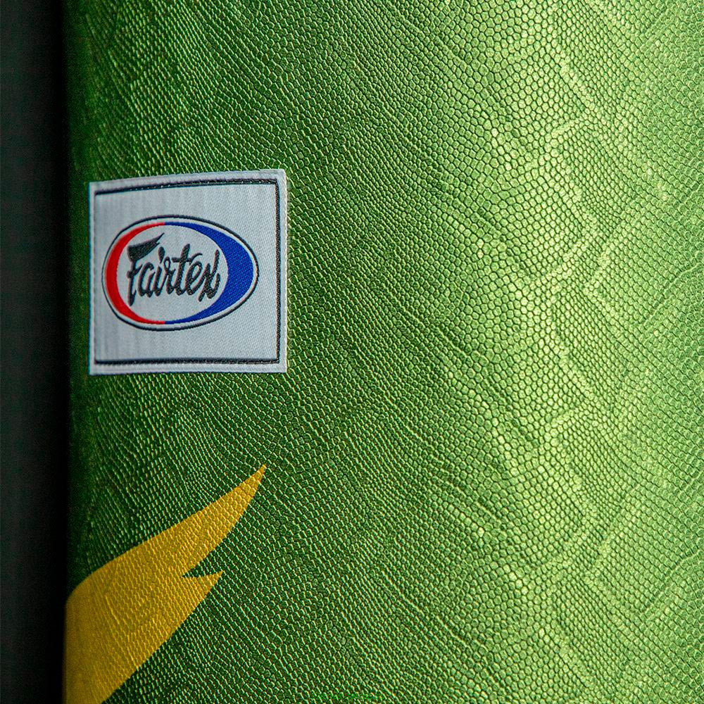 Боксерский мешок Fairtex HB6PY Green (gold silk screen) Banana Bag (БЕЗ НАПОЛНЕНИЯ)
